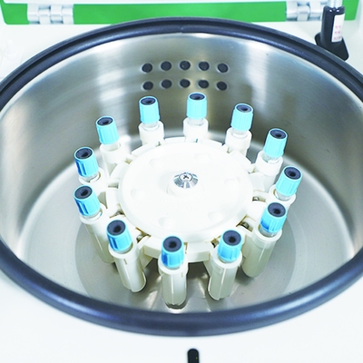 Benchtop Yüksek Performanslı Kırmızı Kan Hücreleri Yıkama Merkezi 12 Tüp Maksimum Hız 4500