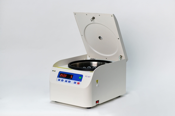 Laboratuvar düşük hızlı santrifüj 12x20ml kapasite ve 2680xg RCF ile yüksek performanslı açılı rotor